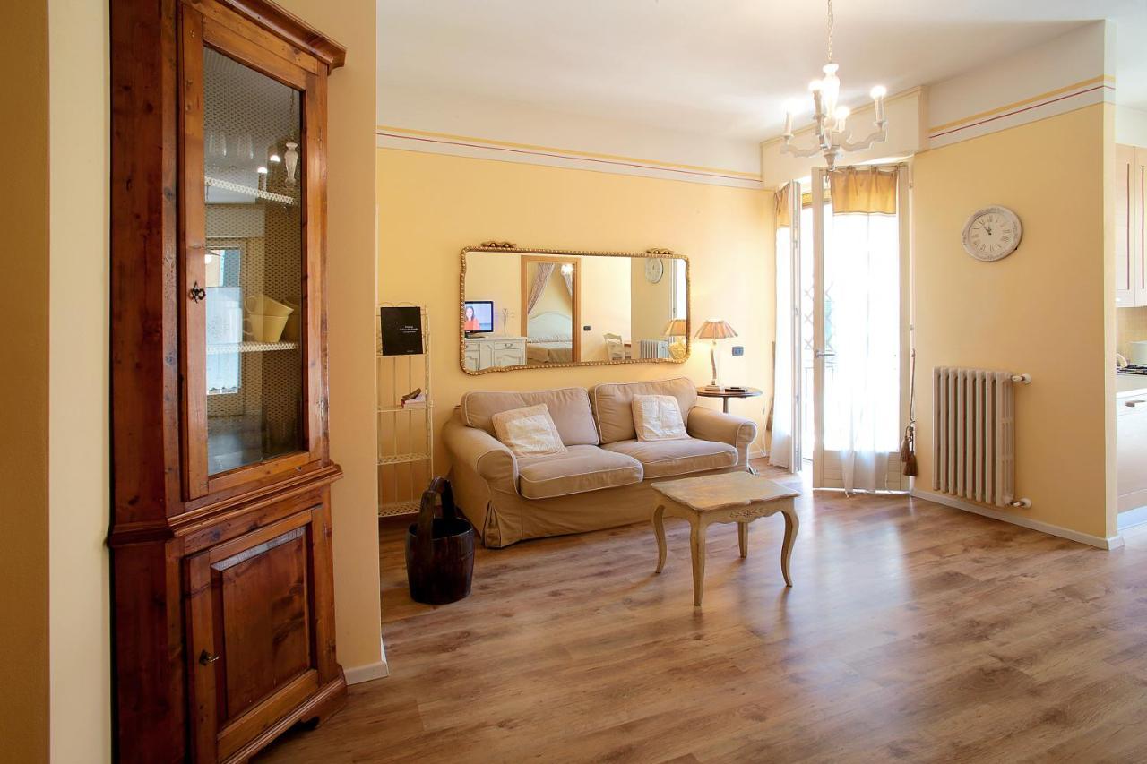 Appartamenti Piazza Umberto I 토리델베나코 외부 사진