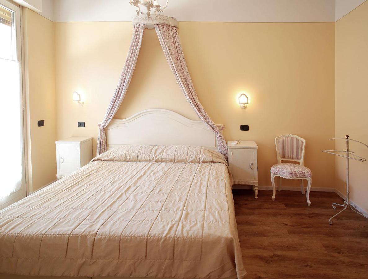 Appartamenti Piazza Umberto I 토리델베나코 외부 사진